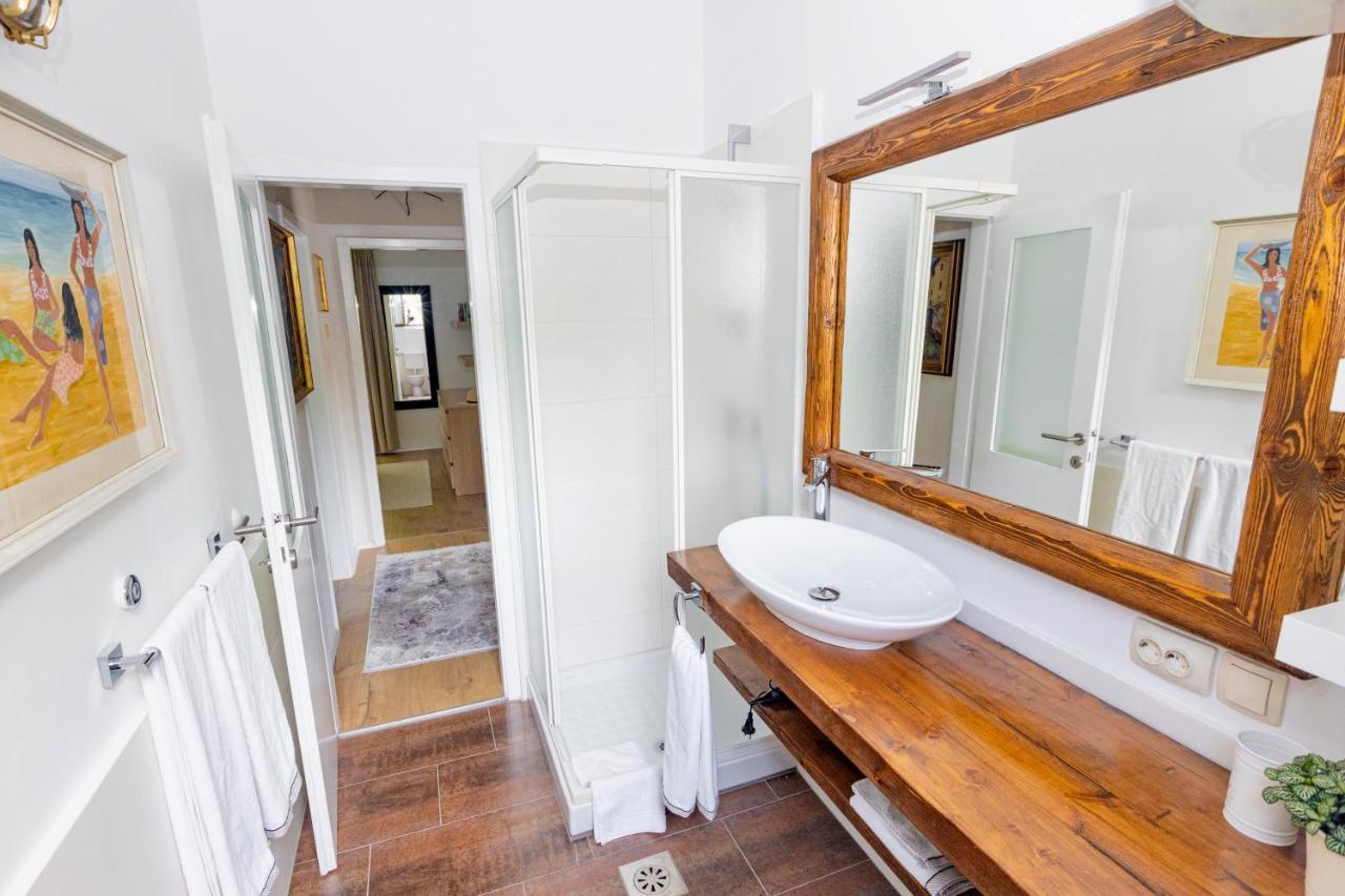 Residence Pecek Novigrad  Bagian luar foto